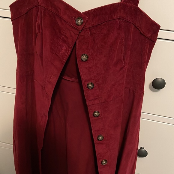 Button down dress, lose fitted (can wear long sleeve shirt underneath) - Picture 2 of 2